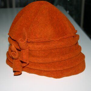 WOMENS' HAT MADE IN FRANCE SIENNA/RUST COLOR: CHIC